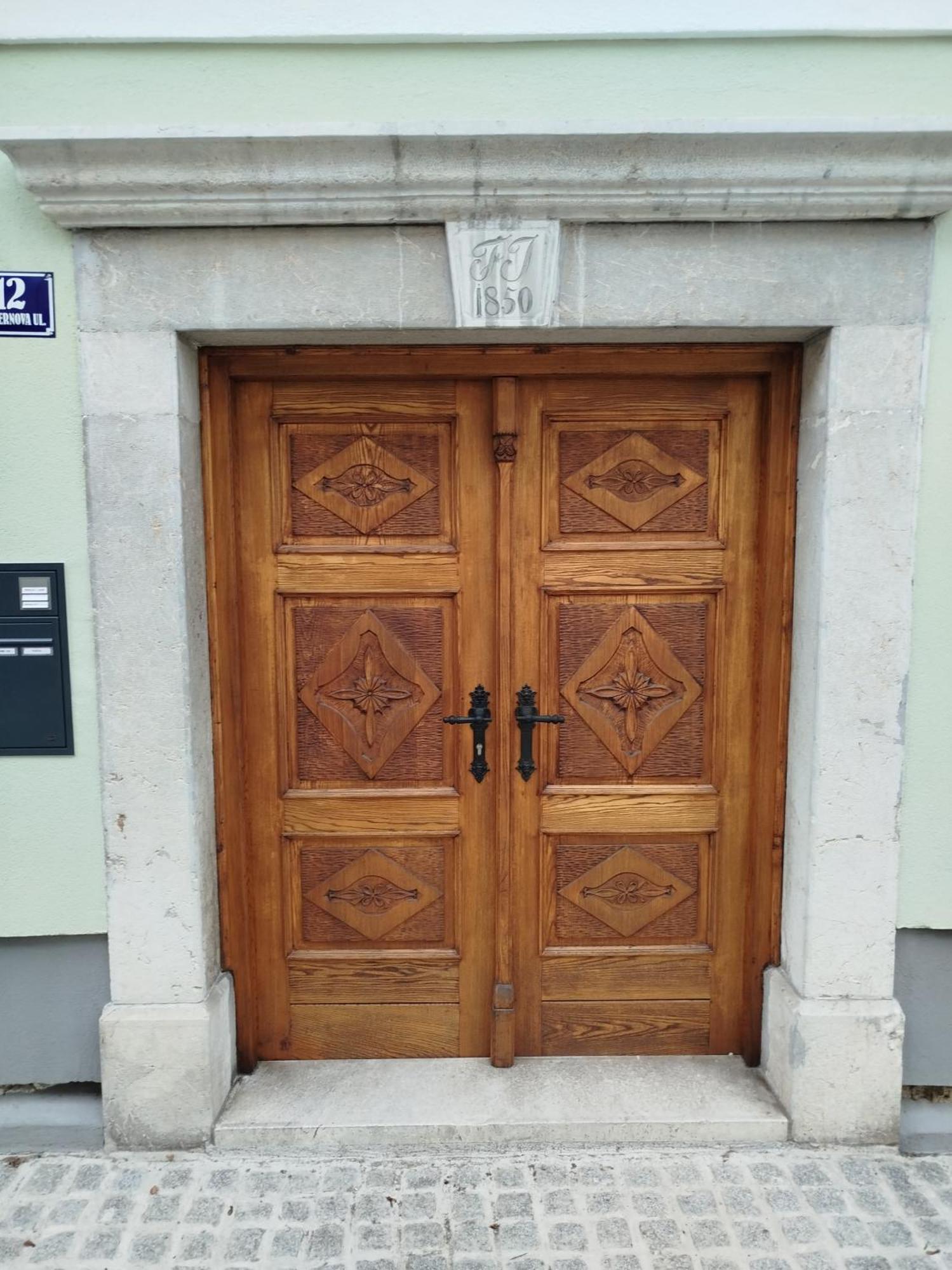 Apartma Mamut 1850 Kamnik Buitenkant foto